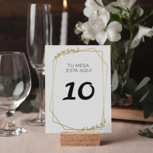 Meseros florales personalizados para boda con diseño elegante, ideales para decorar las mesas y complementar la temática de la celebración.