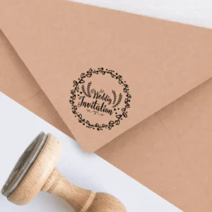 Sello personalizado para boda, Modelo 17, con diseño elegante y detalles florales, ideal para decorar invitaciones, sobres y detalles de la celebración.